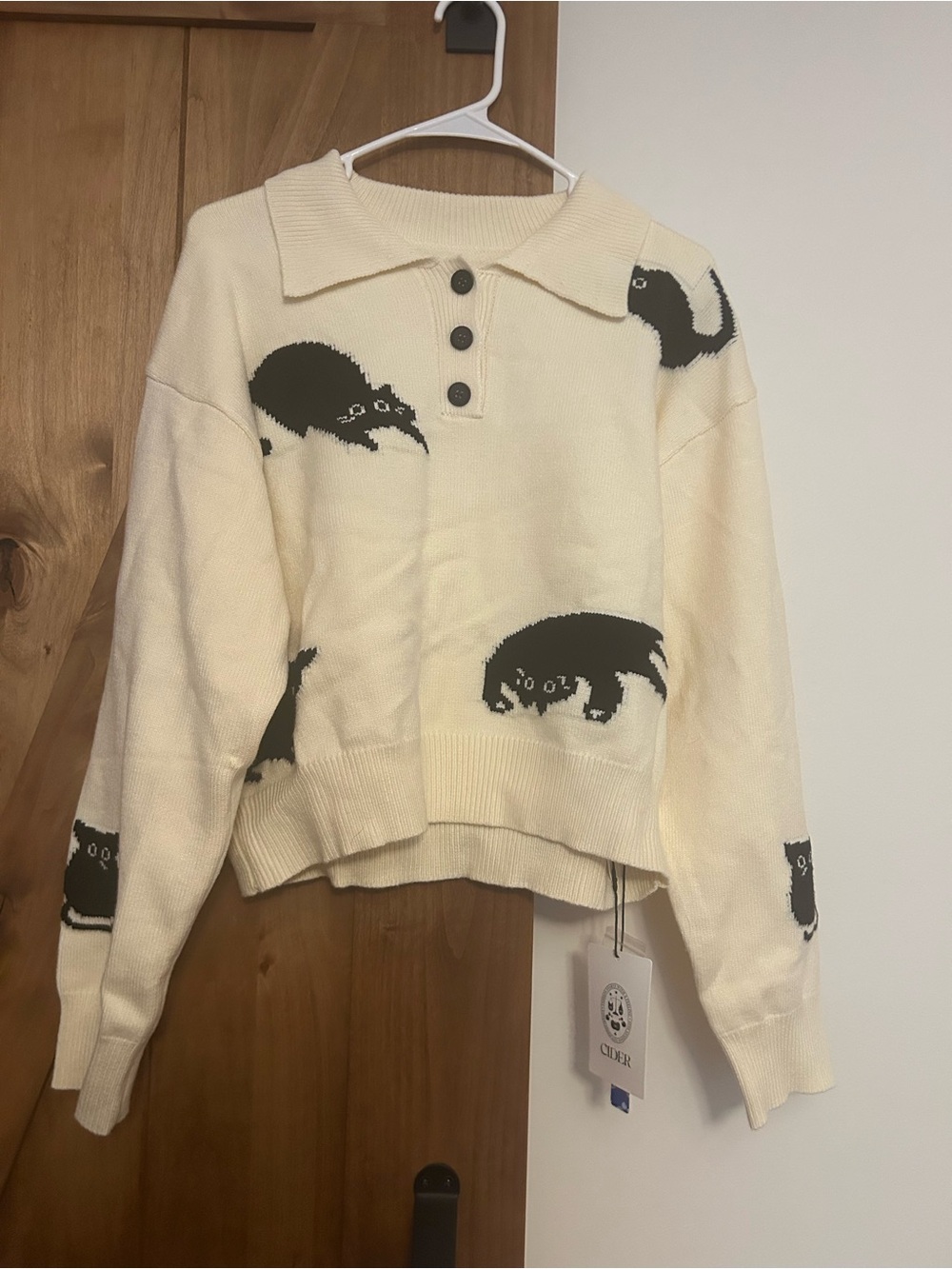 Knit Long Sleeve Polo with Cat Design - Picture 2 of 4